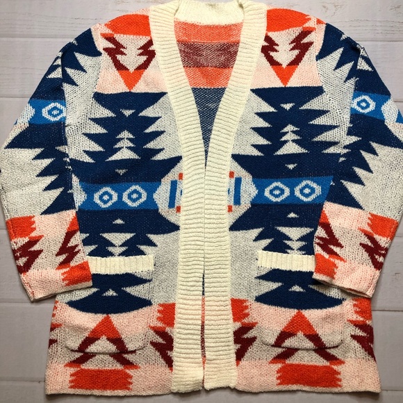 NWOT - Unbranded Women’s Aztec Design Cardigan - Picture 3 of 7